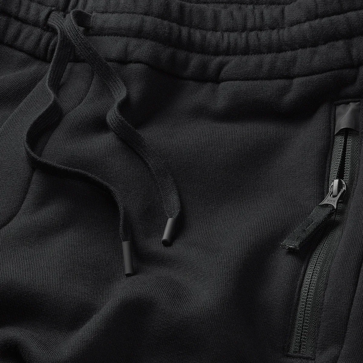 CURRAN | Pure Black