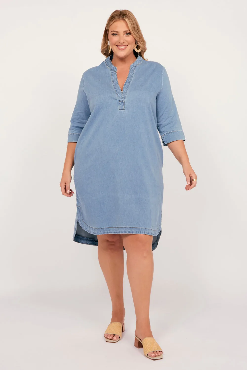 Lana Chambray Short Dress in Light Wash