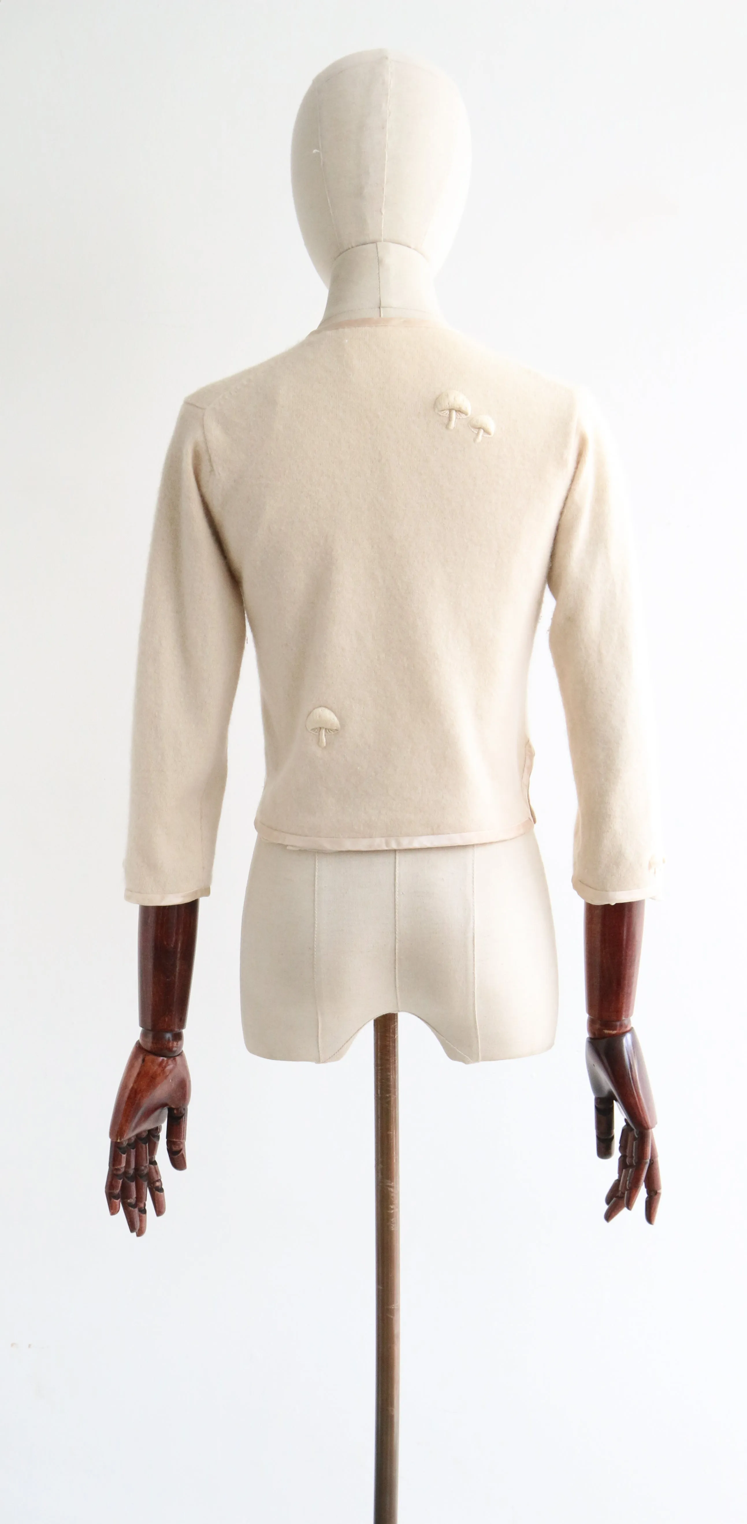 "Cream Mushrooms" Vintage 1950's Cream Mushroom Embroidered Cardigan UK 10 US 6