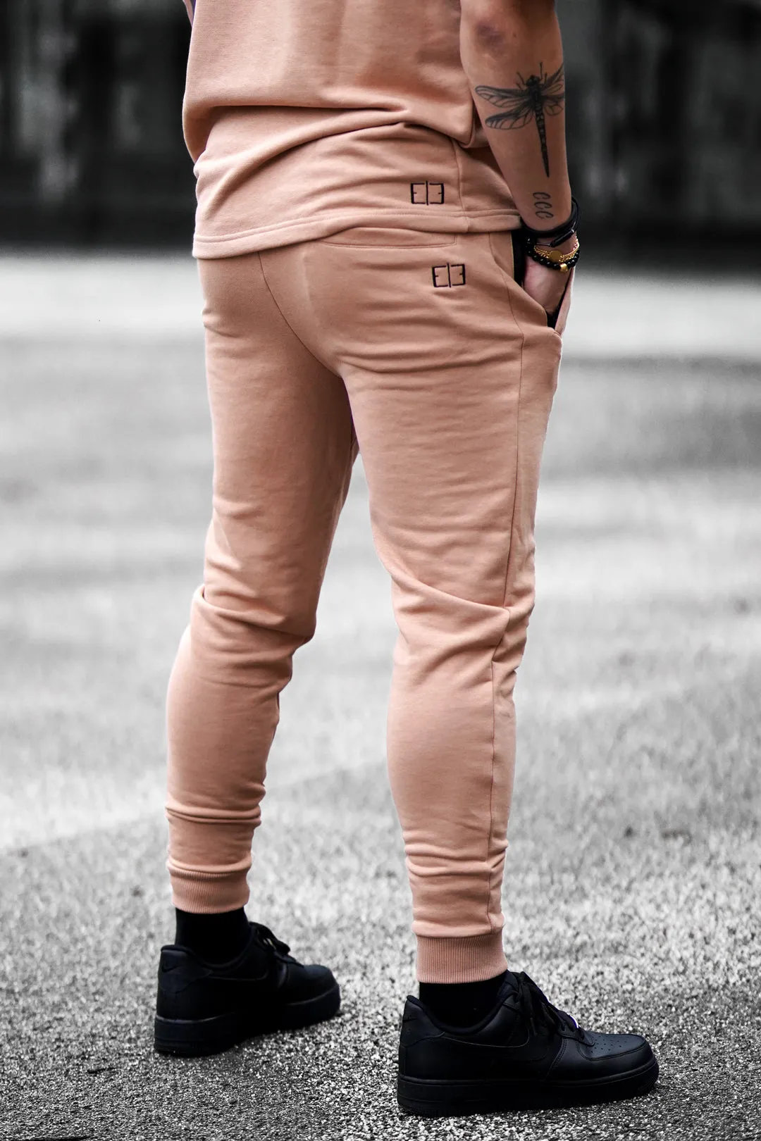 RUST BASIC SWEATPANTS